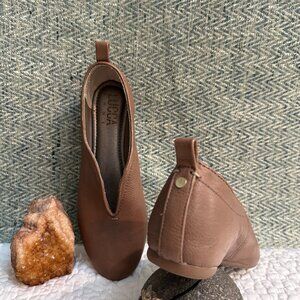 Lucca Lane taupe, leather ballet flats Size 7 M